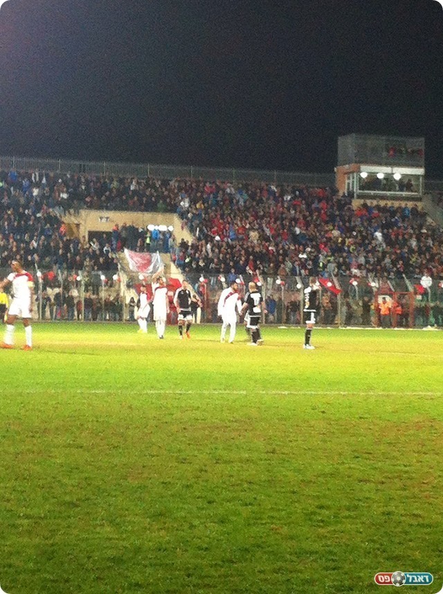 אווירה חמה על המגרש (דאפר מחמיד)